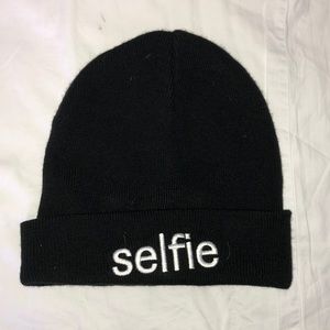 Selfie beanie